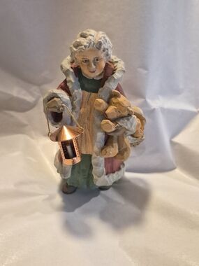 1996 Hallmark Mrs. Claus Ornament